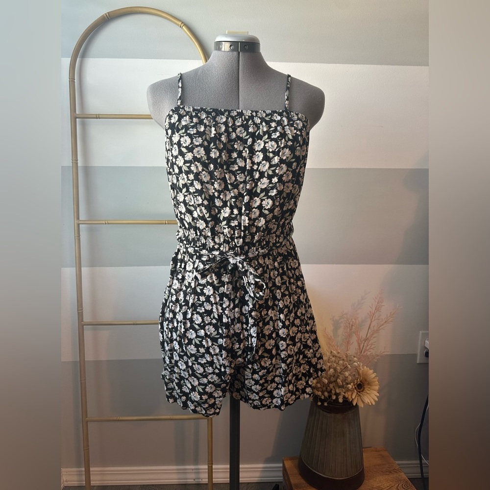 American Eagle Outfitters Black Floral Romper